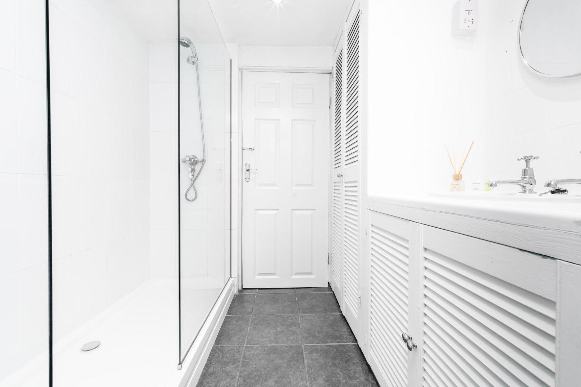 Luxury 3 Bedroom House - Harborne - Parking - Garden - Wifi & Netflix 122G Birmingham Exterior foto